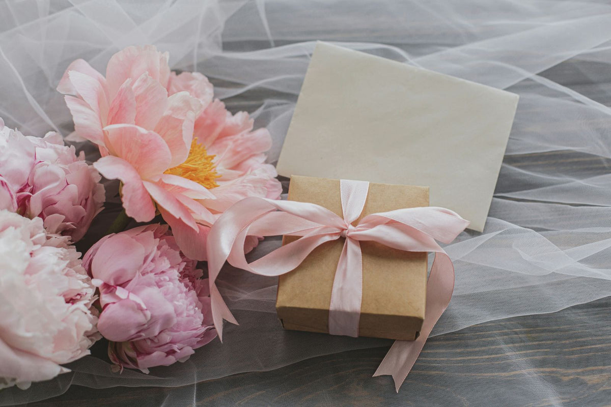 How to Personalize Your Wedding Gifts for a Special Touch