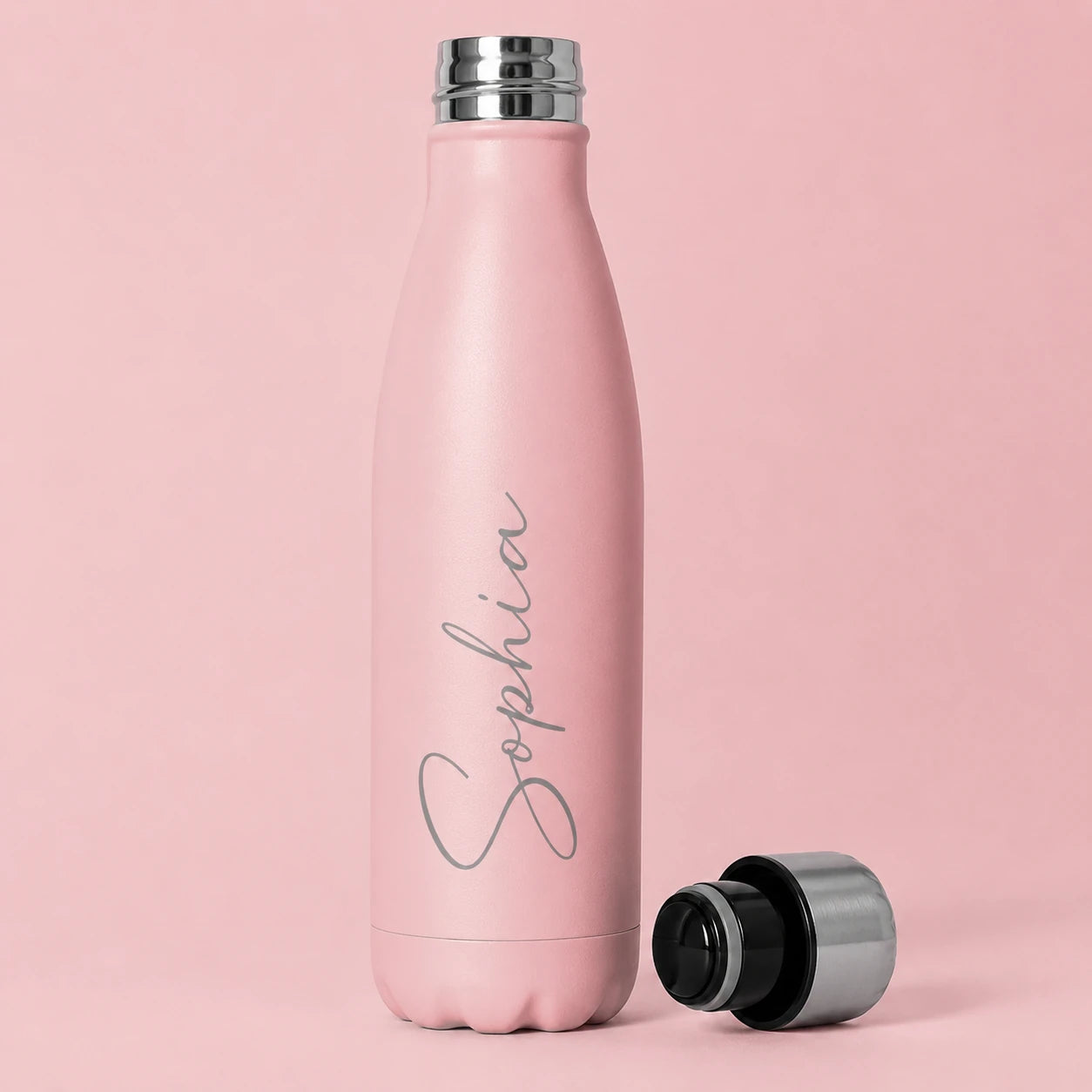 Personalised light pink insulated water bottle with custom engraved name, reusable stainless steel thermal bottle with cup lid, unique personalised gift for women, girls, birthdays, Mother's Day and Christmas.