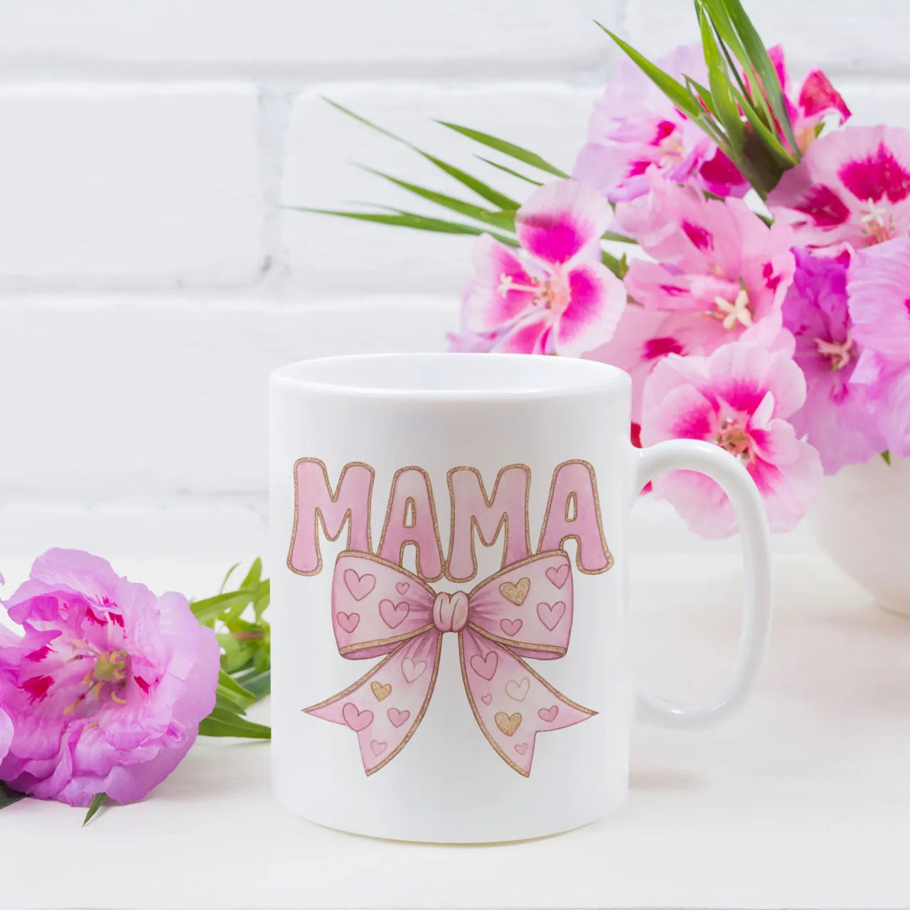 Personalised coffee mug with "Mama" text and a pink bow, trendy coquette aesthetic ceramic mug, custom gift for Mum.