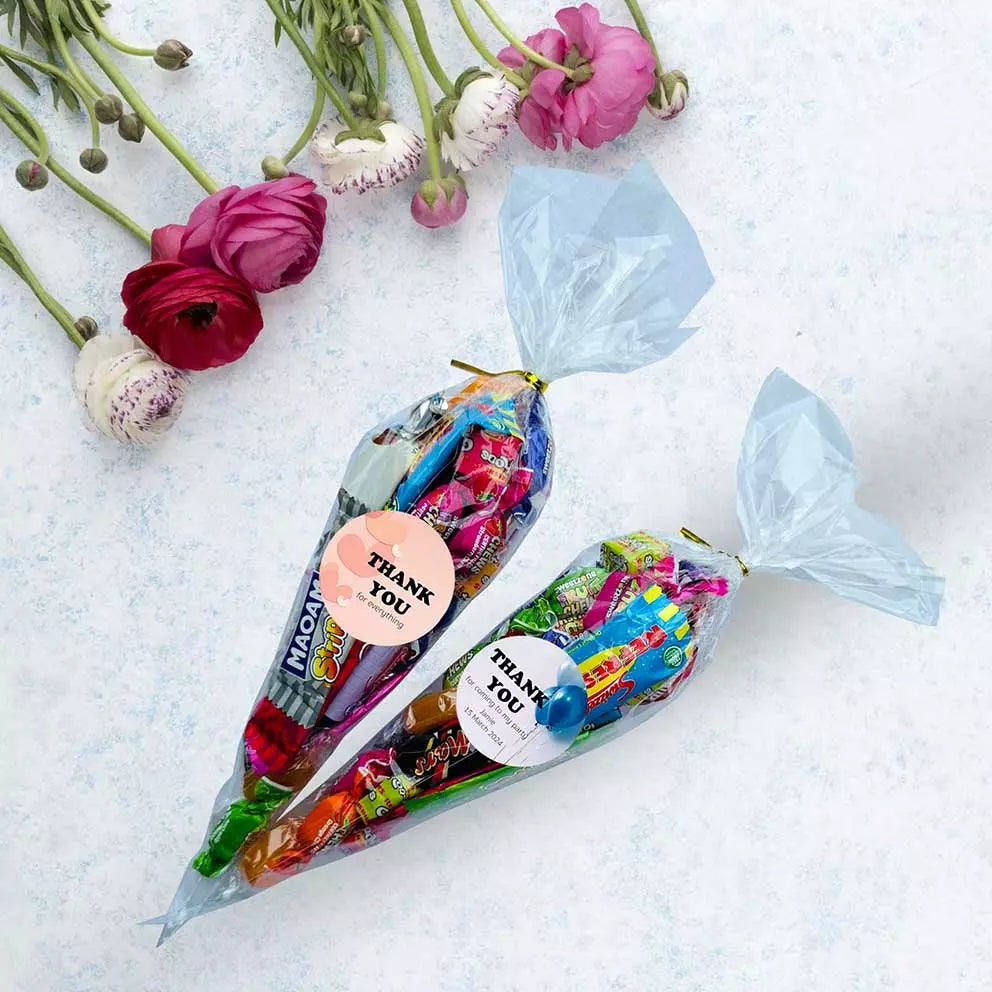 Sweet cone with personalised name and message sticker